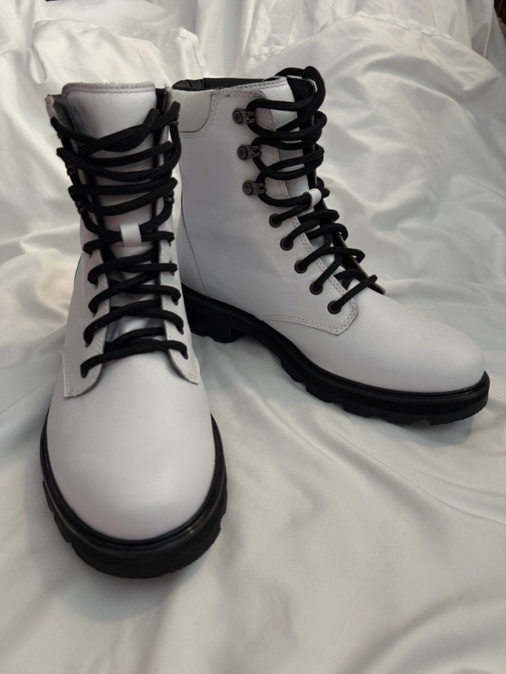 NWOT Sorel Lennox Lace STKD Waterproof Leather Boots